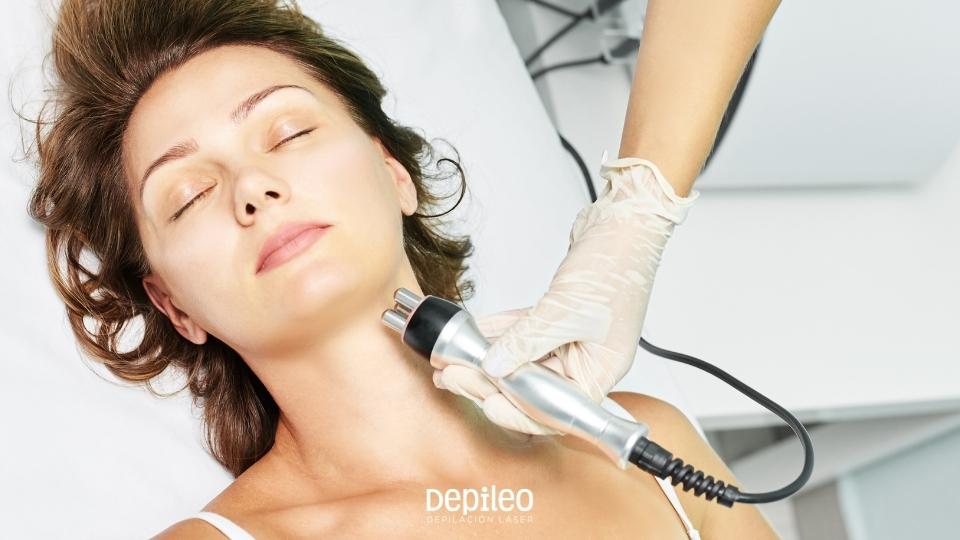 Elimina la Papada con Radiofrecuencia en Depileo Tratamiento de radiofrecuencia para eliminar la papada y reafirmar el cuello en Depileo.